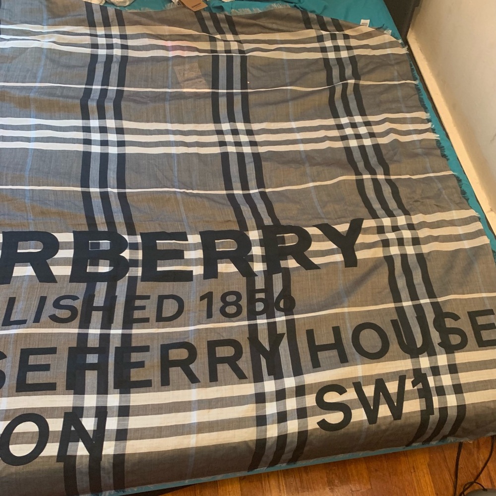 Burberry scarf